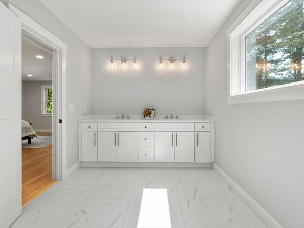 11 Bicknell Rd, Billerica MA 01821