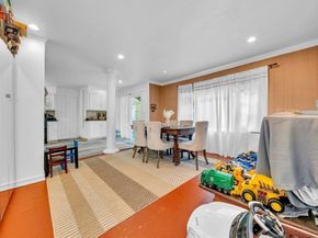 56 Park St, Hudson MA 01749