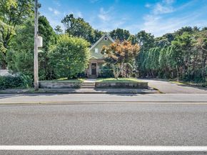 56 Park St, Hudson MA 01749