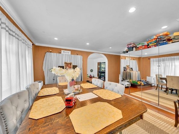 56 Park St, Hudson MA 01749