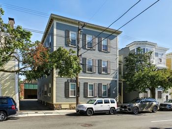131 Derby St