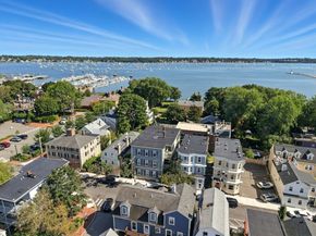 131 Derby St 3F, Salem MA 01970