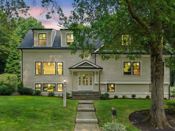 11 Taft Ln, Winchester MA 01890