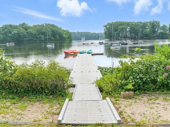 11 Taft Ln, Winchester MA 01890