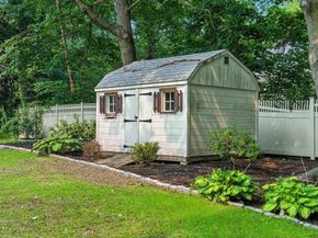 11 Taft Ln, Winchester MA 01890