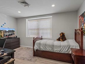 48 Phillips Rd 14, Holden MA 01520