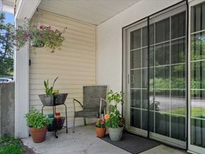 48 Phillips Rd 14, Holden MA 01520