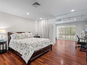 48 Phillips Rd 14, Holden MA 01520