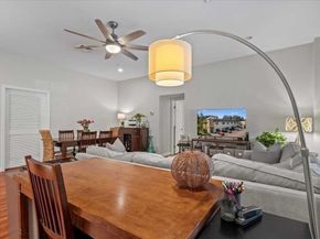48 Phillips Rd 14, Holden MA 01520