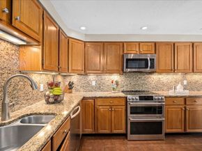 45 Lebeaux Dr 45, Shrewsbury MA 01545