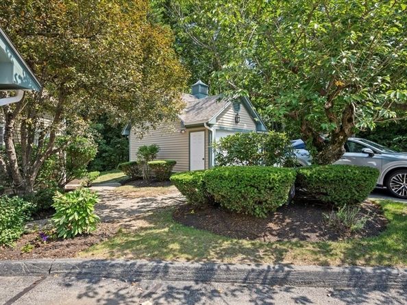 45 Lebeaux Dr 45, Shrewsbury MA 01545