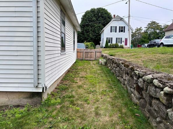 13 Simon Court, Clinton MA 01510