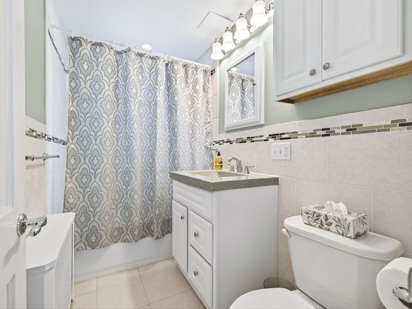 9 Farragut Ave 9, Somerville MA 02144