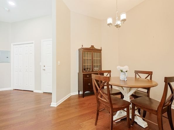 218 Reservoir St 106, Holden MA 01520