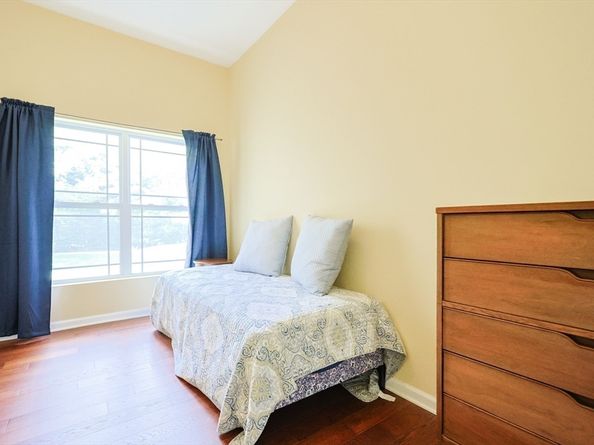 218 Reservoir St 106, Holden MA 01520