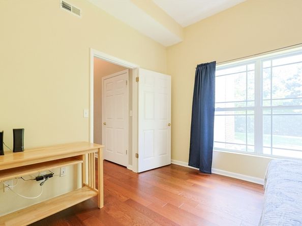 218 Reservoir St 106, Holden MA 01520
