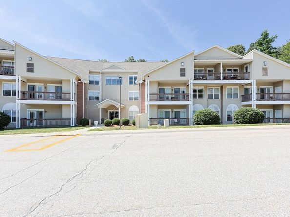 218 Reservoir St 106, Holden MA 01520