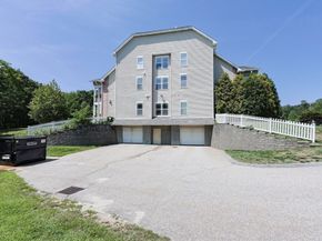 218 Reservoir St 106, Holden MA 01520