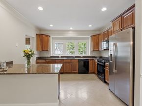11 Cole Dr 11, Hopkinton MA 01748