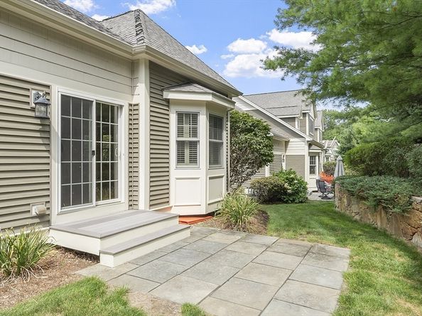 11 Cole Dr 11, Hopkinton MA 01748
