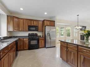11 Cole Dr 11, Hopkinton MA 01748