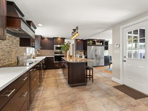 5 James Road, Reading MA 01867