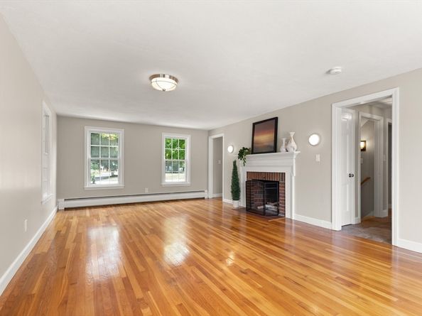 5 James Road, Reading MA 01867
