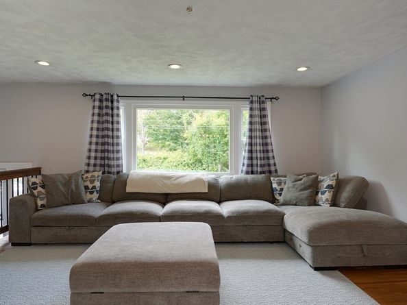 51 Murphy Rd, Hudson MA 01749