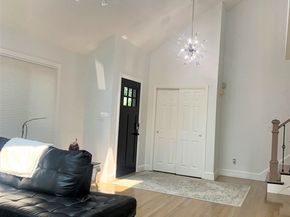 10 Kings Row Ln, Framingham MA 01701