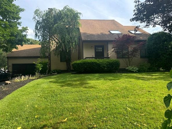 10 Kings Row Ln, Framingham MA 01701