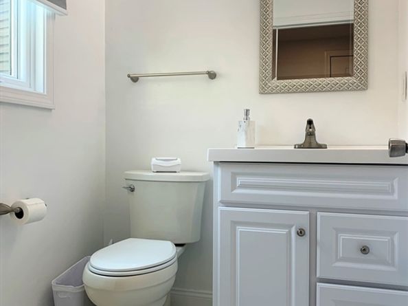 10 Kings Row Ln, Framingham MA 01701