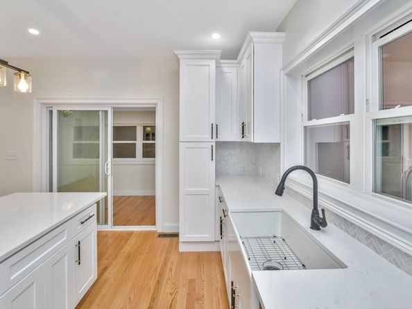 10 Exeter St, Brockton MA 02302