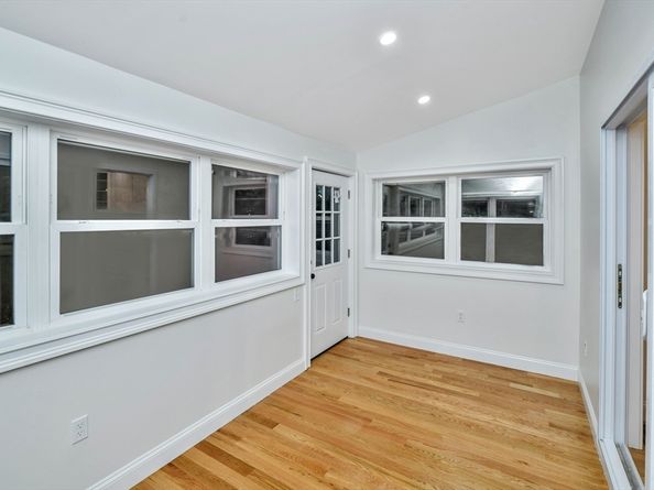 10 Exeter St, Brockton MA 02302