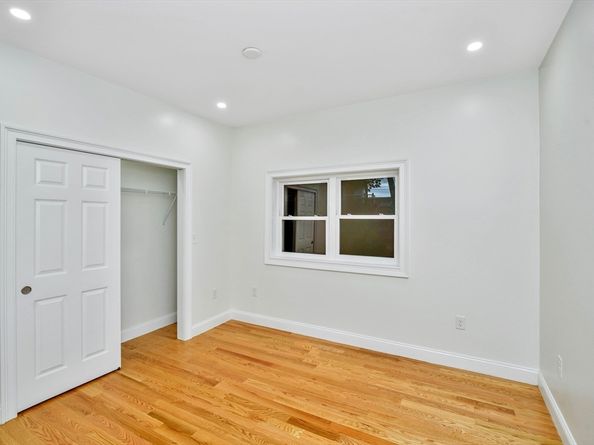 10 Exeter St, Brockton MA 02302