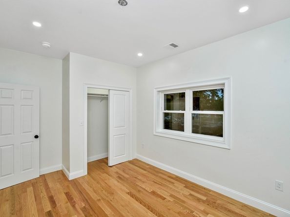 10 Exeter St, Brockton MA 02302
