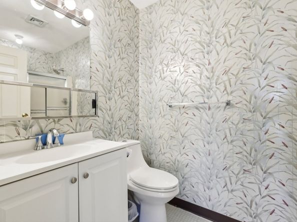 2 Ledgewood Way 25, Peabody MA 01960