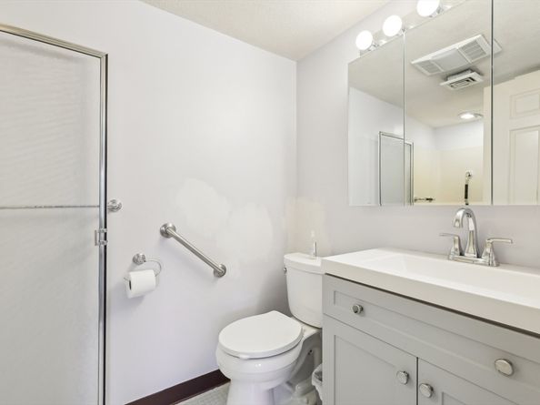 2 Ledgewood Way 25, Peabody MA 01960