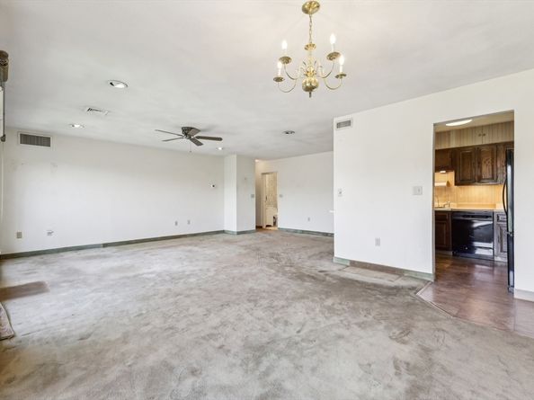 2 Ledgewood Way 25, Peabody MA 01960