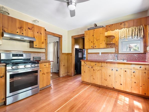 46 Oakwood St, Boston MA 02136