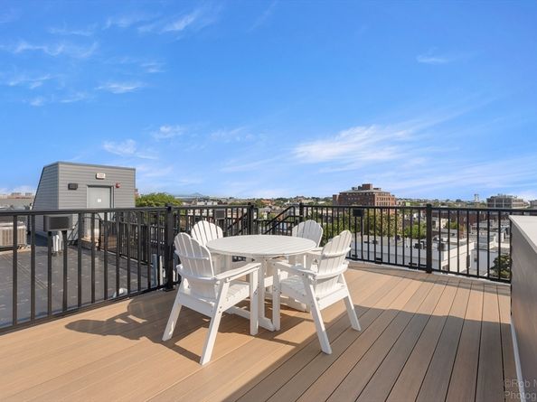 197-207 Maverick St 204, Boston MA 02128