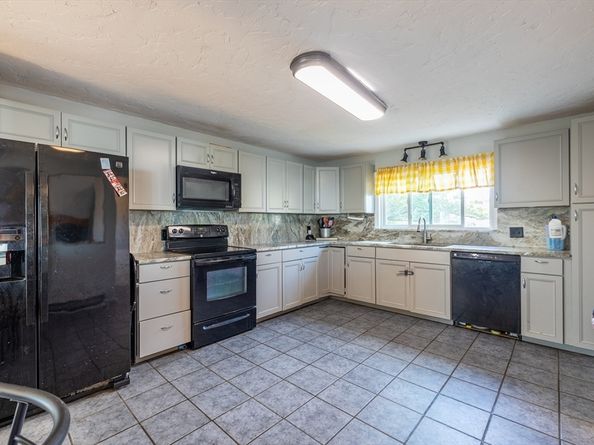 28 Naples Ave, Saugus MA 01906