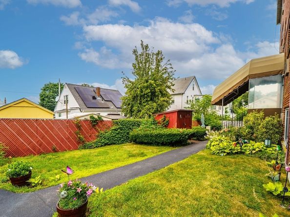 30 Rich St 17, Malden MA 02148