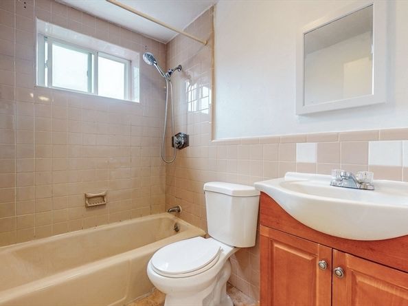 30 Rich St 17, Malden MA 02148