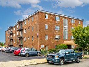 30 Rich St 17, Malden MA 02148
