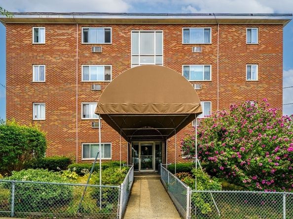 30 Rich St 17, Malden MA 02148