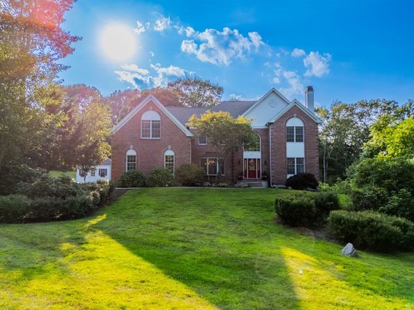 169 Pinecrest Rd, Holliston MA 01746