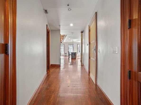 96 South St 3, Boston MA 02111