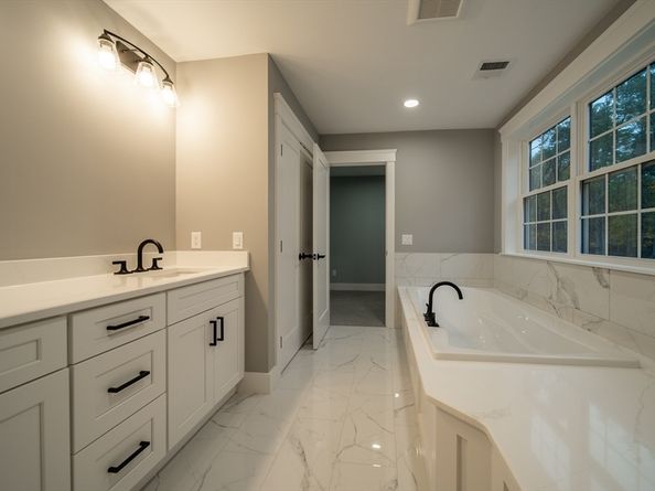 124 Meadow Rd, Bolton MA 01740