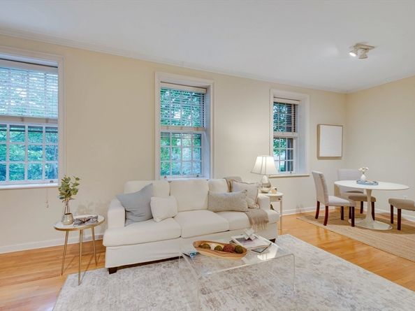 30 Cumberland Avenue 3W, Brookline MA 02445