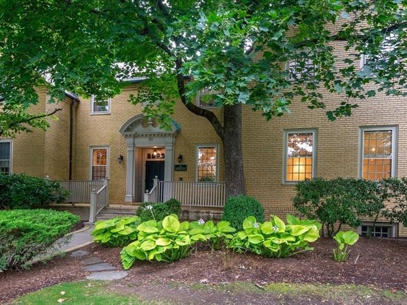 30 Cumberland Avenue 3W, Brookline MA 02445